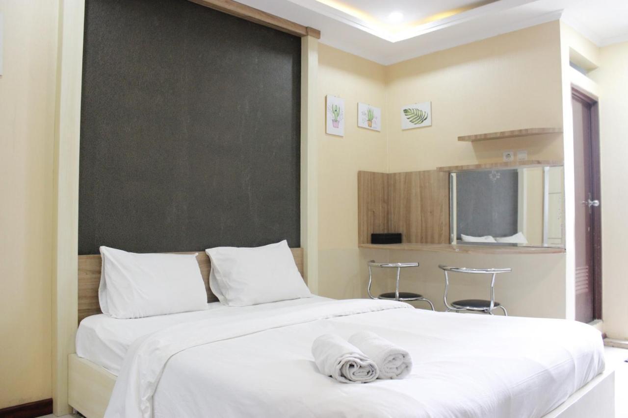 Minimalist Gateway Ahmad Yani Cicadas By Travelio Apartemen